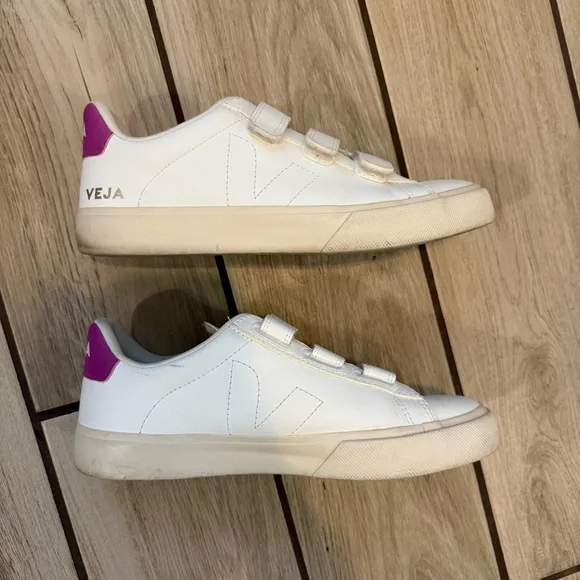 Veja RECIFE LEATHER Sneakers - Picture 2 of 12